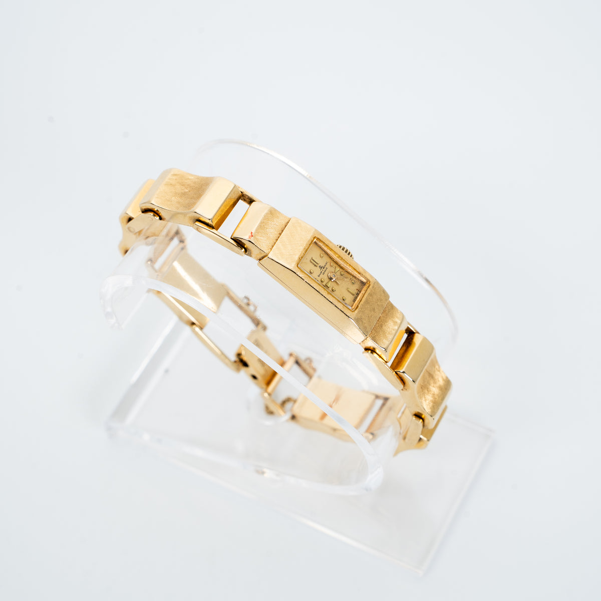 Vintage Baume & Mercier Ladies 24mm Dress Watch in 14K Yellow Gold