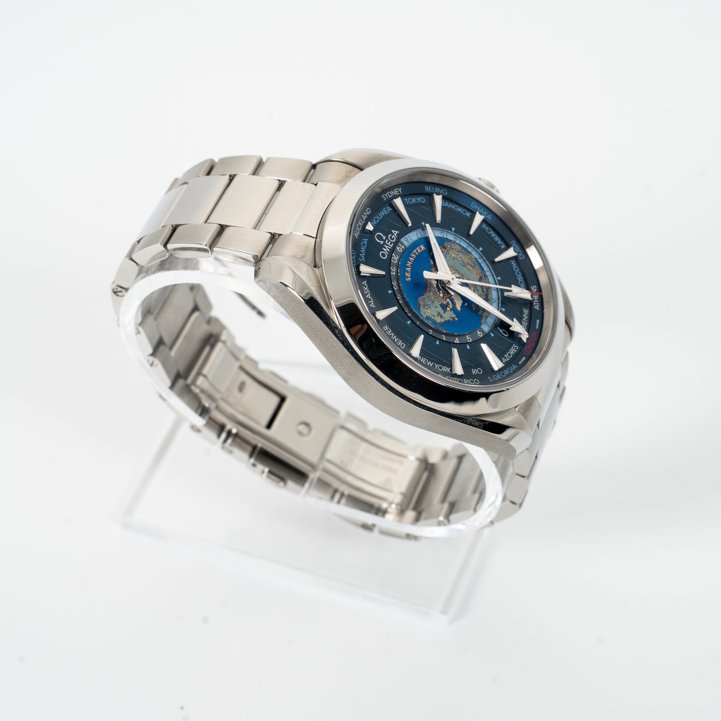 Omega Seamaster Aqua Terra 150M Co-Axial Master Chronometer GMT Worldtimer Ref. 220.10.43.22.03.001