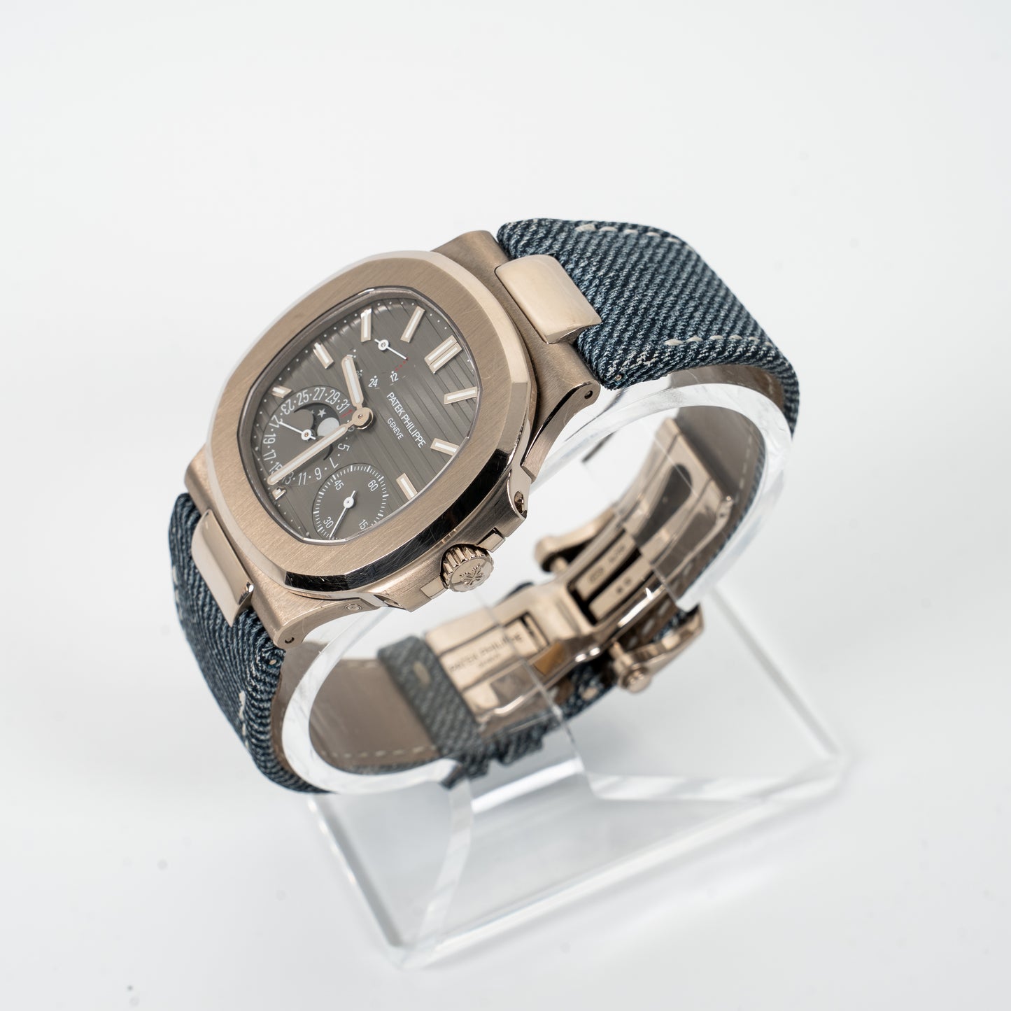 Patek Philippe Nautilus Ref. 5712G-001