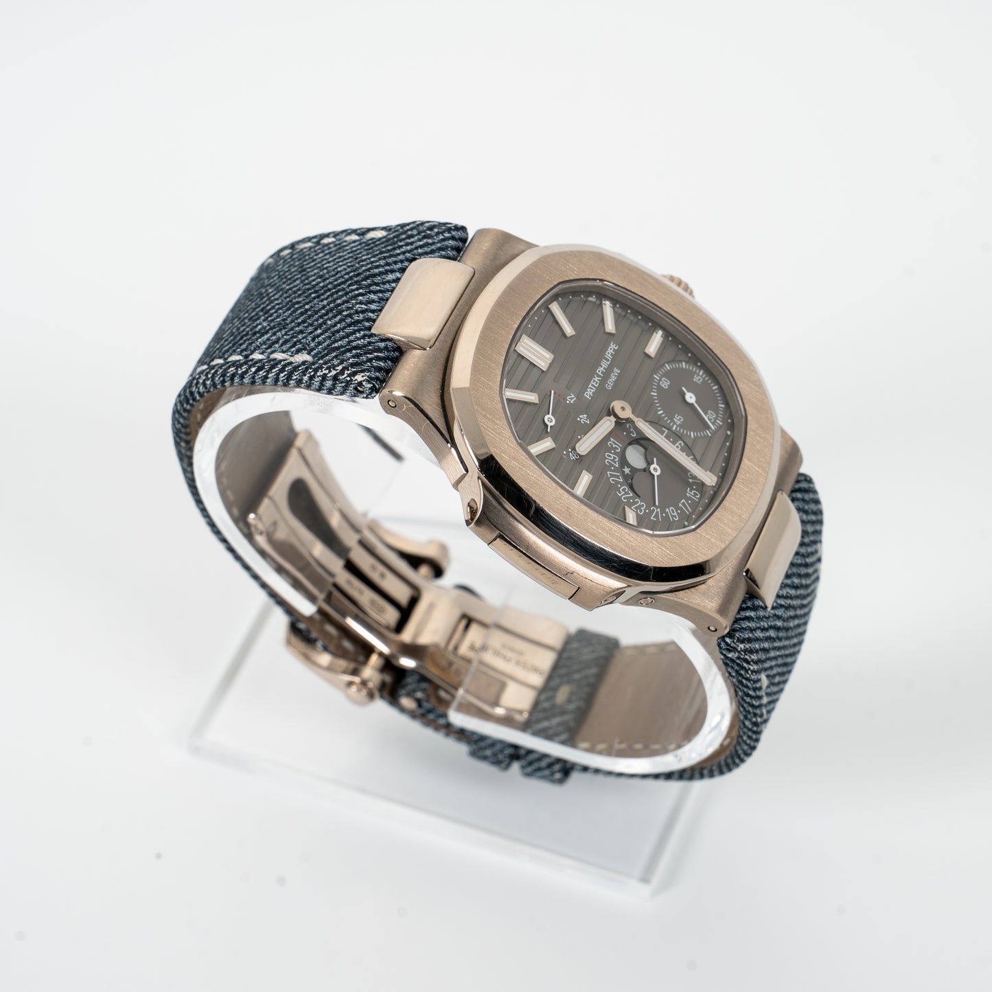 Patek Philippe Nautilus Ref. 5712G-001